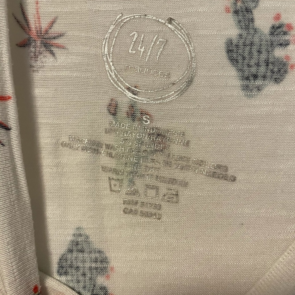 Maurices small tee - Picture 2 of 2